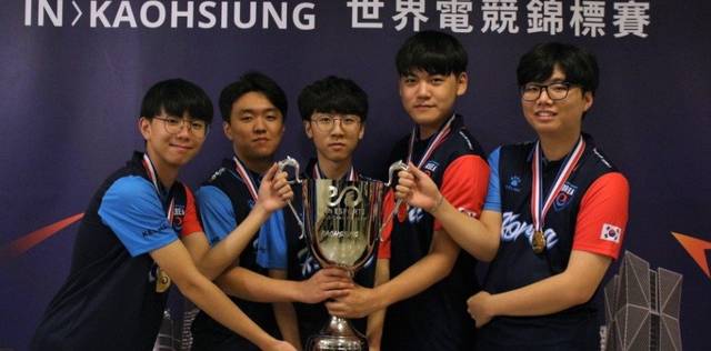 在红牛车队 在红牛车队