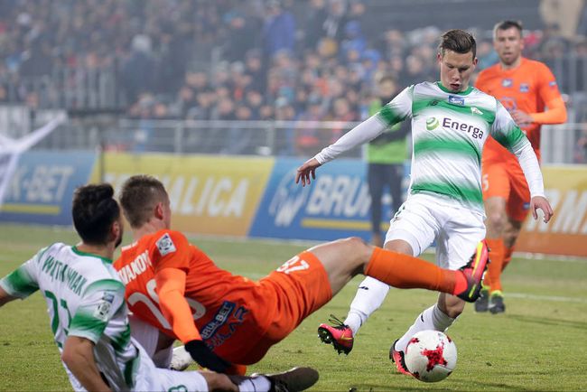 曾经连续三 曾经连续三